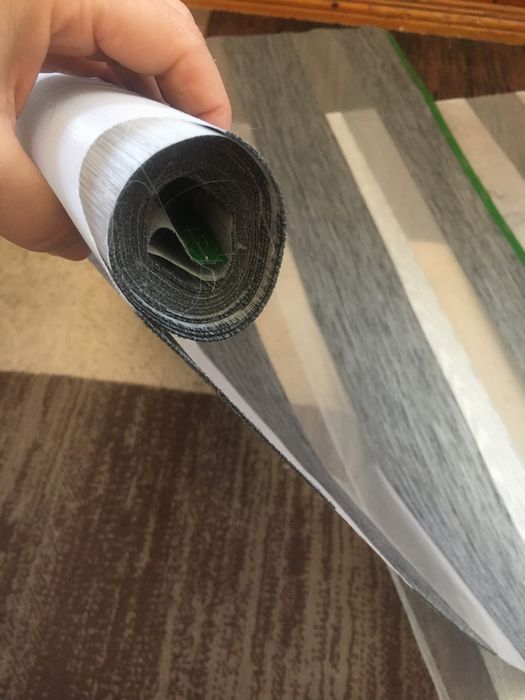 Продается 2 рулона сетка для жалюзи