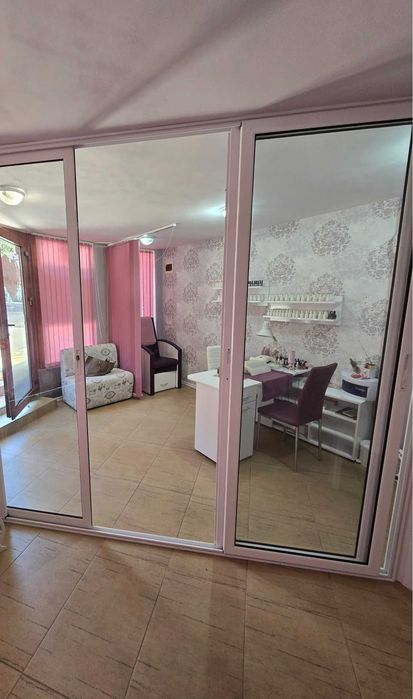 Отдава се разработен салон за маникюр и педикюр в Гръцка махала