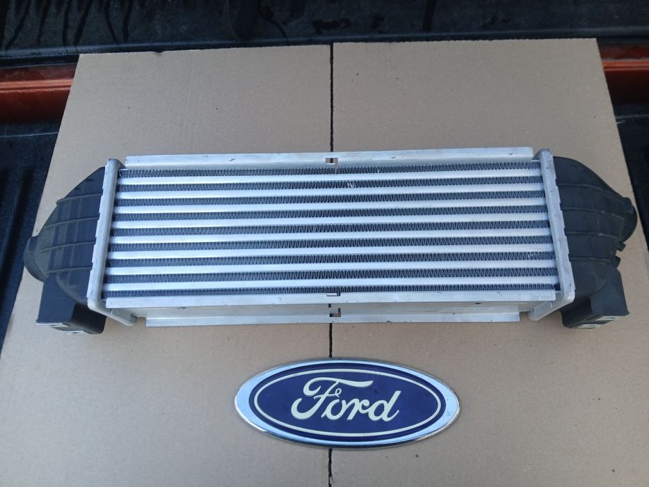 Интеркулер двигателя Форд Транзит