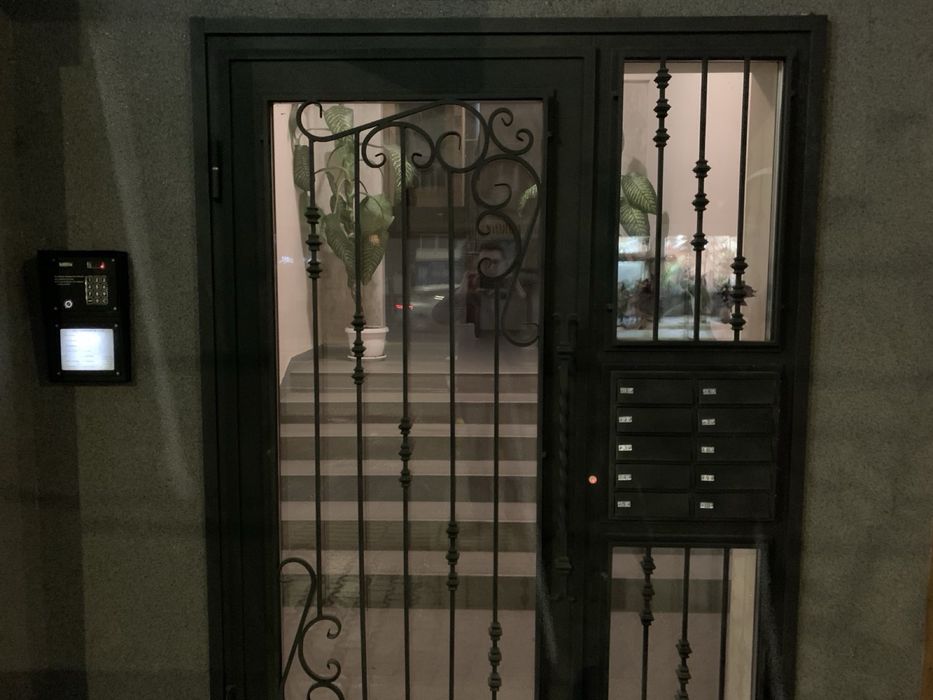 Дава се под наем Четиристаен апартамент в София, Център - 90 кв.м за 790 € - Снимка #13