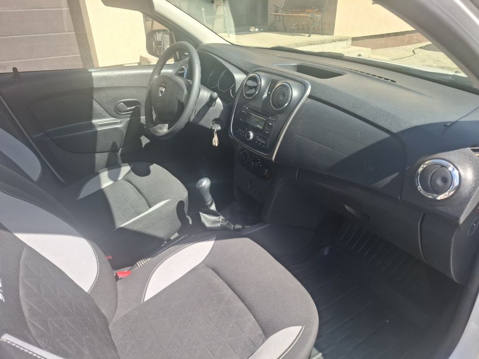 Vand doua Dacia Logan 1,2 au fost taxi 2200 euro bucata,stare foarte bună. Nu au aer condiționat ..
