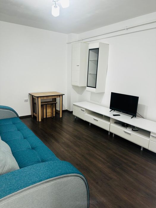 Inchiriez apartament