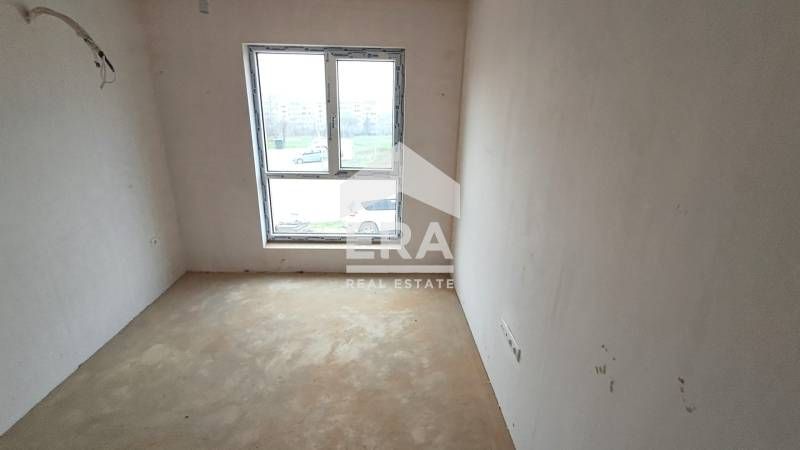 Продава се Тристаен апартамент в Варна, Цветен квартал - 91 кв.м за 869 €/кв.м - Снимка #8