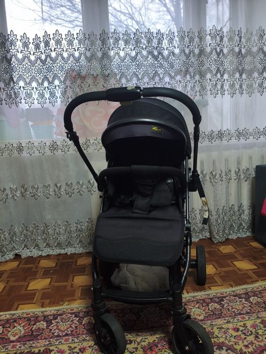 Продам  прогулочную коляску Teknum