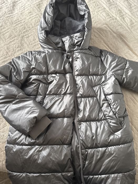 Продам куртку на девочку