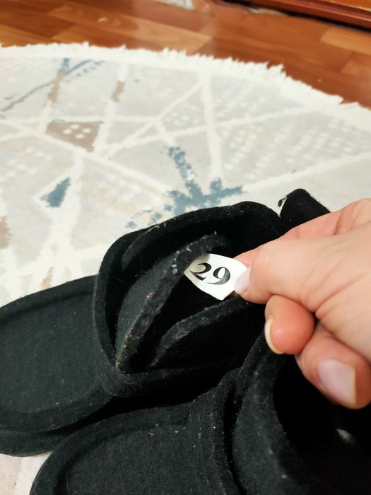 Продам угги серые и валенки черные