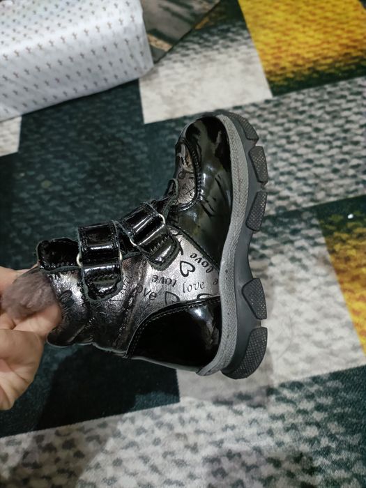 Срочно продам детскую обувь