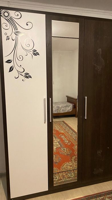 Шкаф большой для одежды