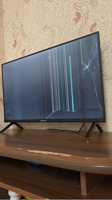 Телевизор Самсунг экран разбит