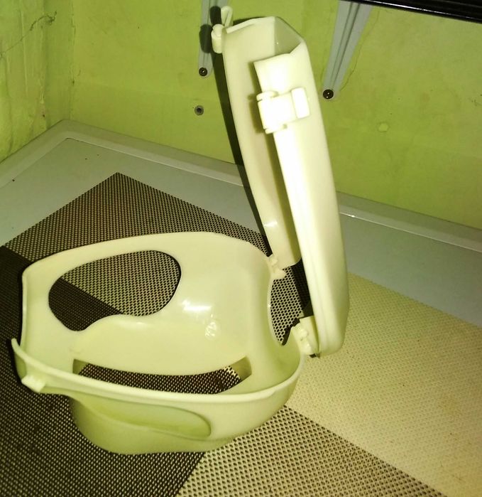 Продавам аксесоари за птици