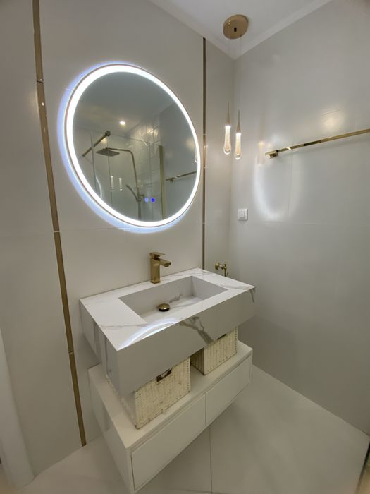 Красив и модерен ПВЦ шкаф за баня