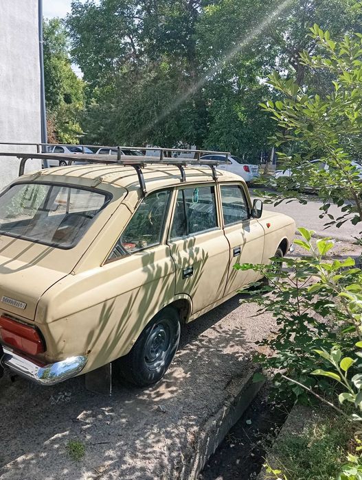 иж комби сотилади 1990 йил 1000 булиши