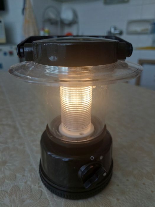 Нови: бутиков китайски термос 500мл. и влагозасщитена туристическа LED  лампа "Bright"