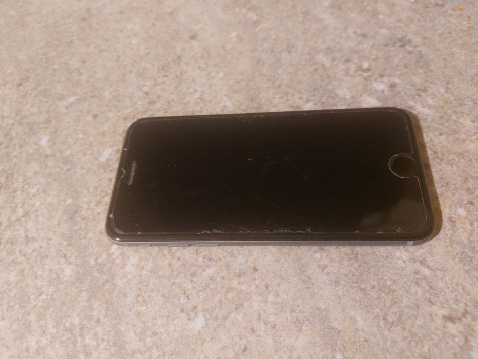 Vand iphone 6 folosit