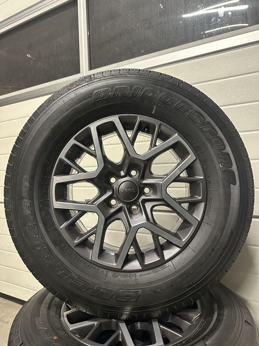 Jante NOI 18 ORIGINALE JEEP Wrangler Rubicon Gladiator 255/70/18 Sahar