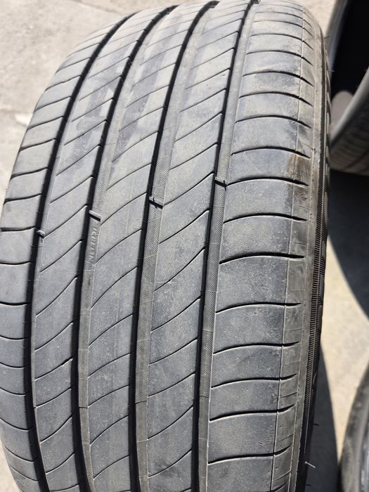 Рабочий мишелин балон сотилади.