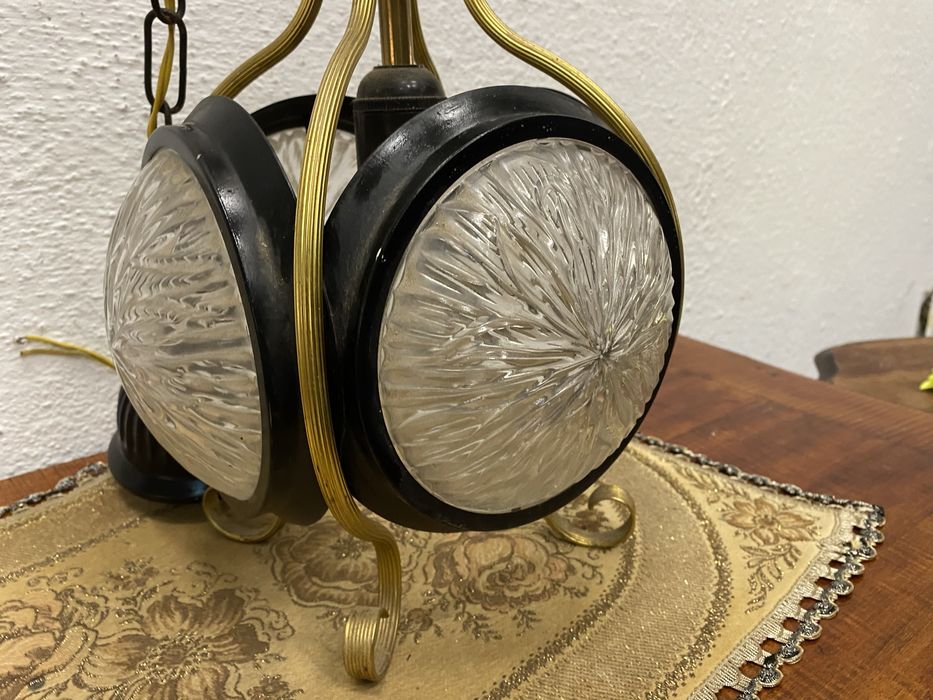 Немски винтидж полилей  с криатални стъкла и орнаменти от месинг