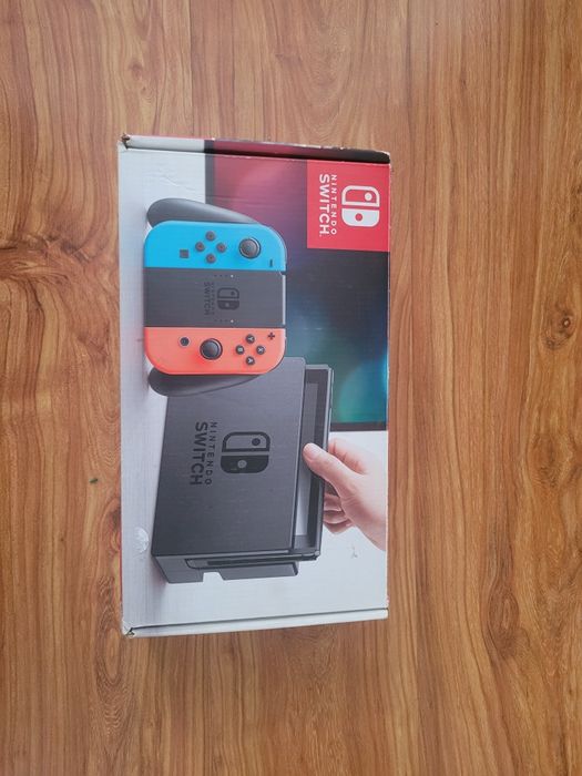 Nintendo switch + 2 игры