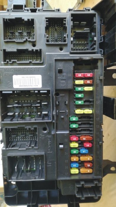 блок с бушоните за ФОРД - DG9T-14B476-B/C/D/E