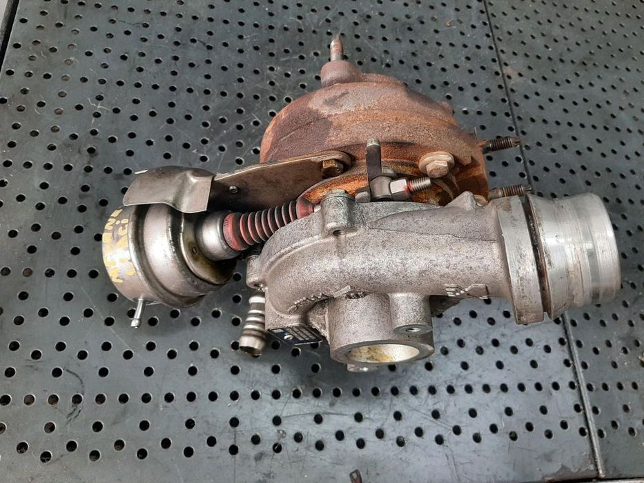 Turbina 1.5 dci k9k nissan juke f15 renault clio 3 megane 3 dacia duster 54399700087- cu mic joc axial