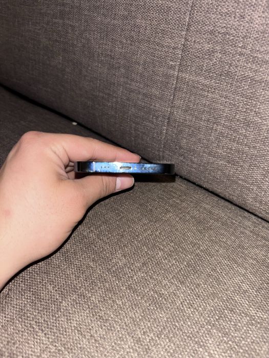 Продаю Iphone 12 pro