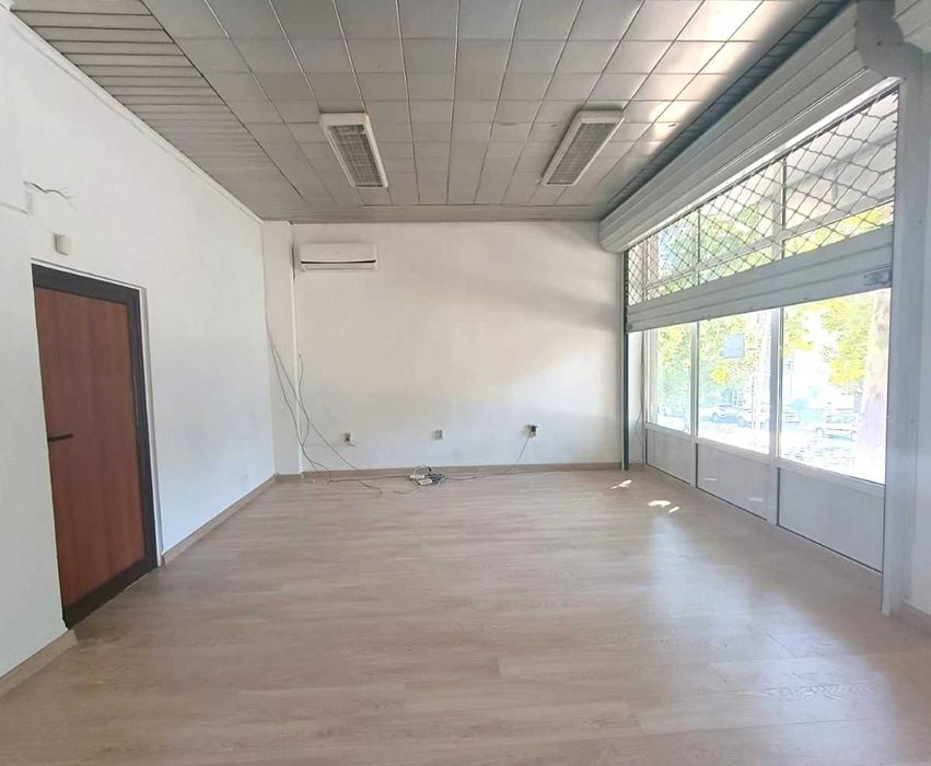 Дава се под наем Офис в Велико Търново, Център - 55 кв.м за 408 € - Снимка #1