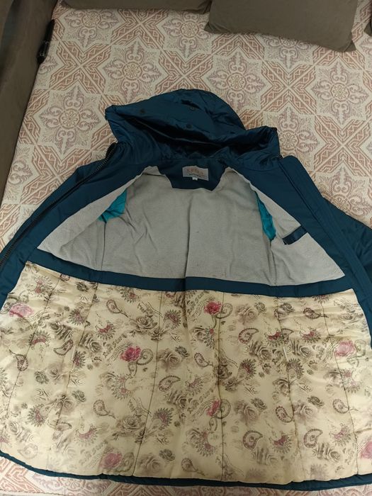 Продам зимнюю куртку на девочку