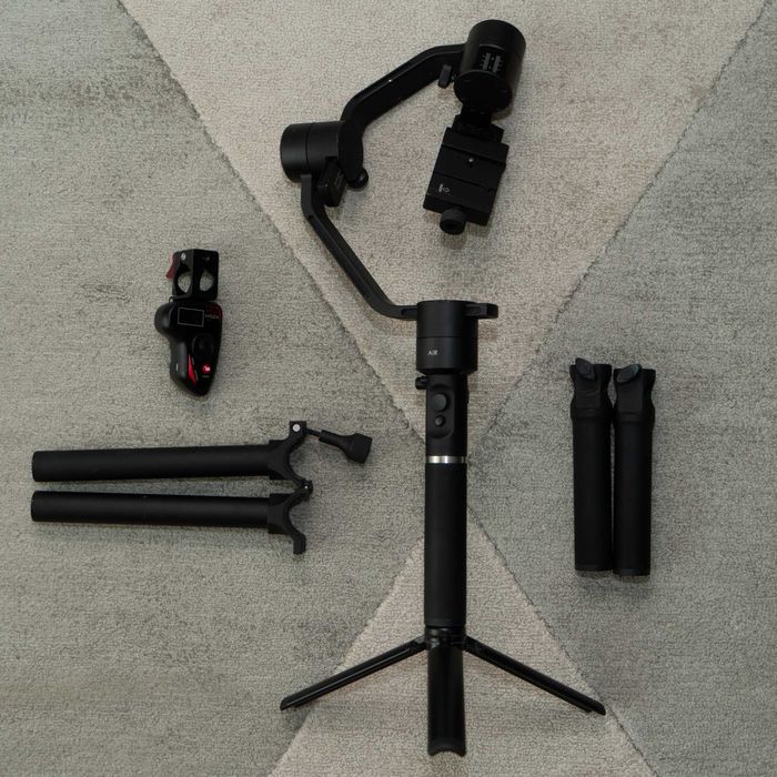 Gudsen Moza-Air Dual Handle Stabilizator pe 3 Axe (Gimbal)