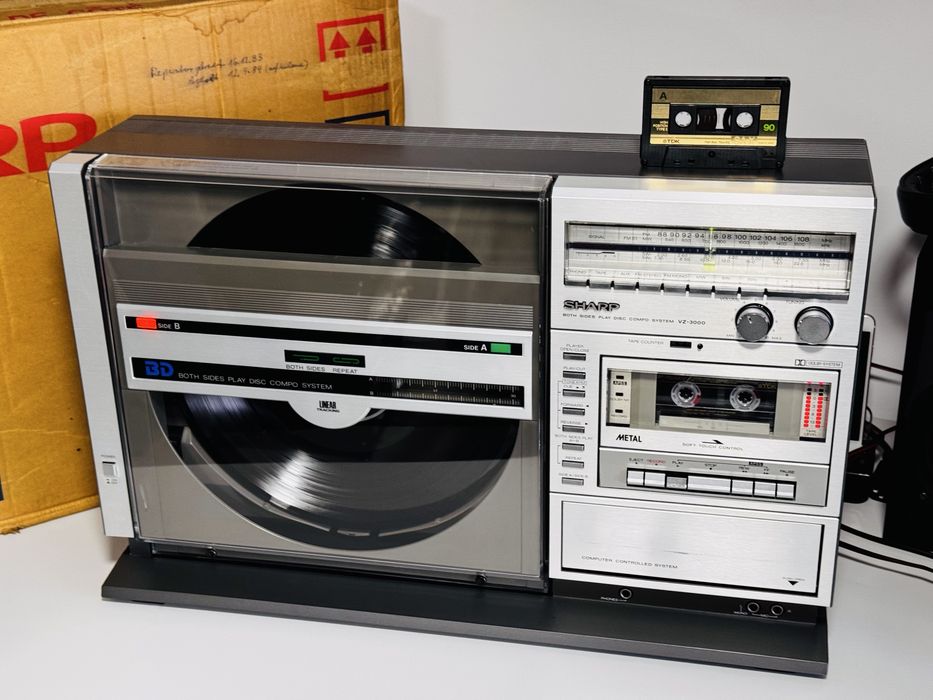 SHARP VZ-3000H – Both Sides Play Disc Compo System, Pick-up Linear Tracking, Dual Play, 33/45 RPM, Casetofon Metal, Dolby NR, FM/MW/LW