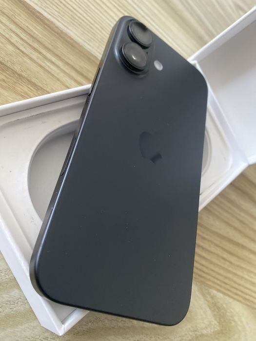 iPhone 16 , Accept Schimburi