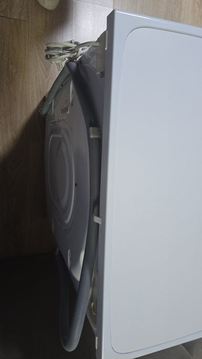 Продаётся стиральная машина Indesit
