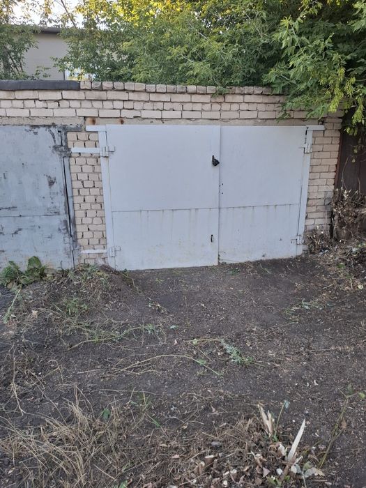 Гараж район озера Пестрое