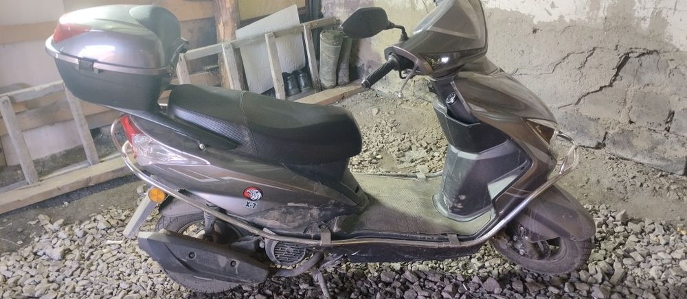 Продам скутер x7 m10