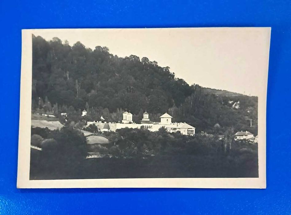 Set vederi fotografice cu Manastirea Horezu, monument UNESCO