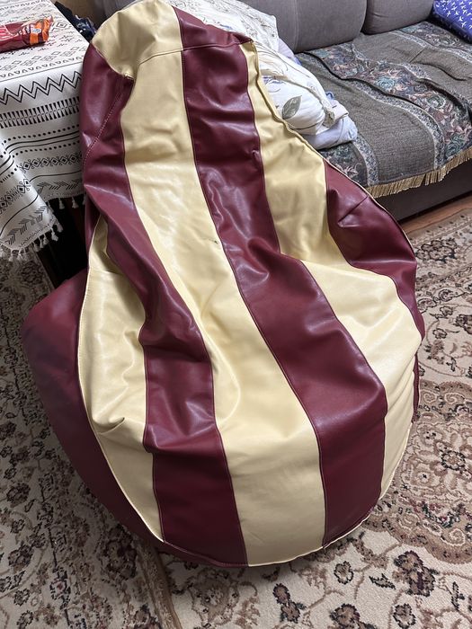 Пуфики из натуральной кожи