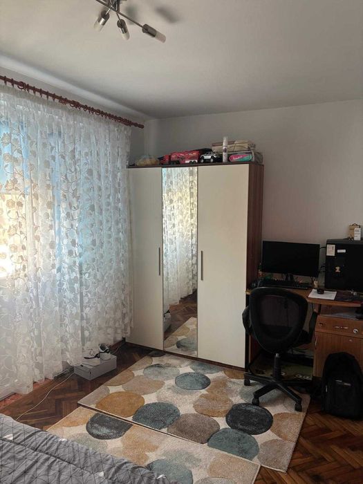 Vand apartament cu 2 camere