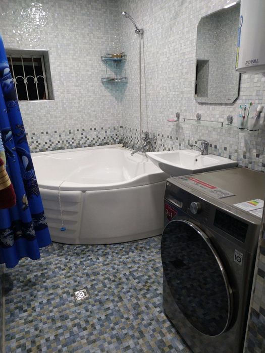 Nazarbek hovli sotiladi