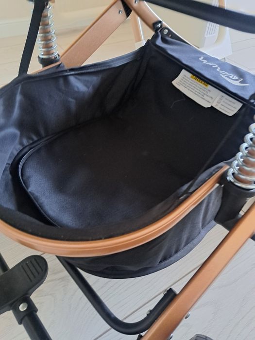 Продаю коляску новую 2в1