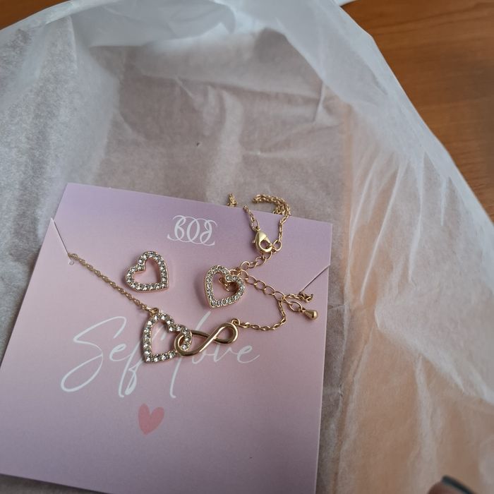 Бижута обици и синджирче