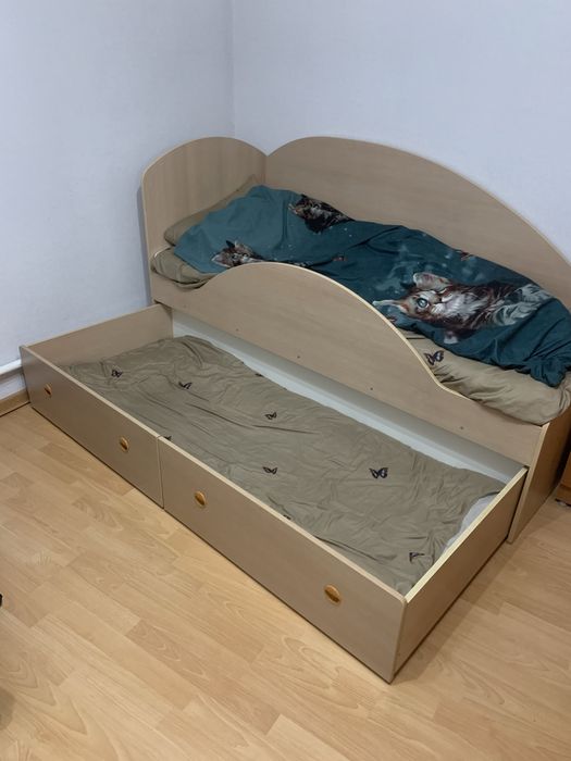 Продается детская кровать 80*190