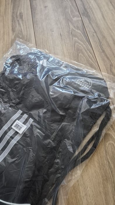 Adidas черно-бяла раница унисекс