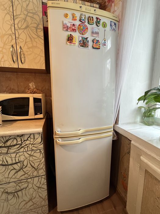 Продам холодильник