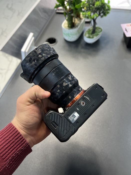 Sony alfa 16 35 shirokiy obyektivi bn tayyor komplekt