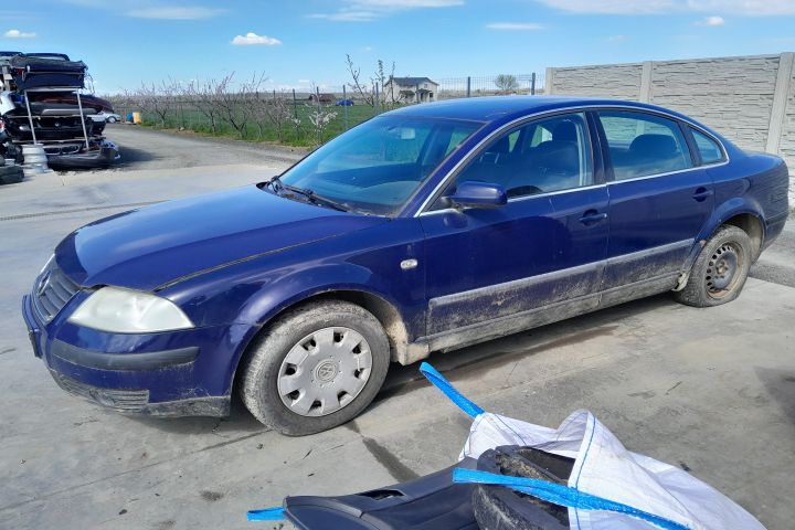 Dezmembrez Volkswagen VW Passat B5.5