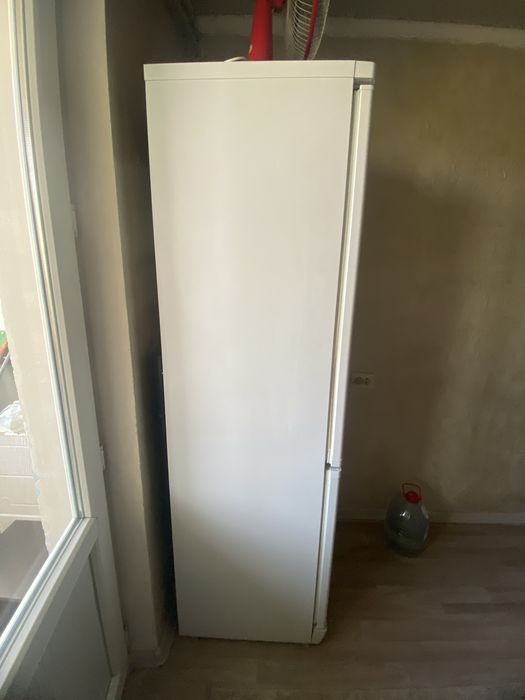 Холодильник indesit