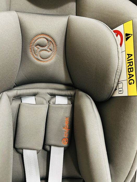 Стол за кола Cybex Cloud G i-Size и база за стол Cybex base G