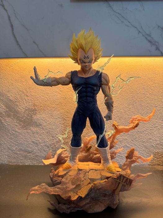 Figurina Dragon Ball Z — Majin Vegeta — 33cm