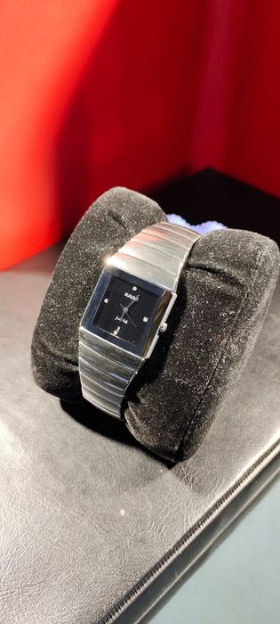 Продам швейцарские часы оригинал.