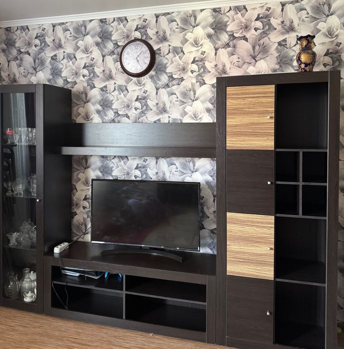 Сервант и комоды