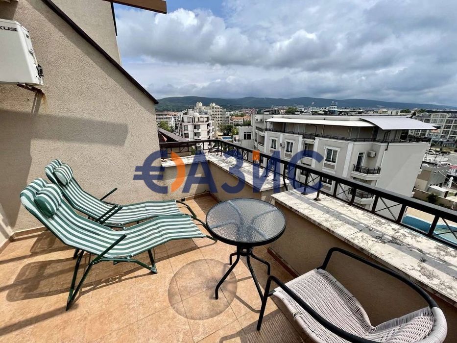 Мезонет на 7-ми етаж с частичен изглед към морето, к-с Калия,Слънчев